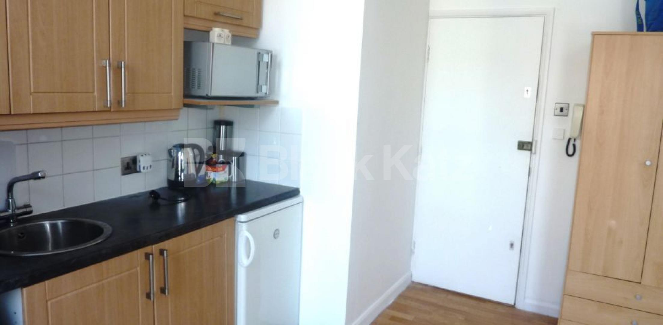 			RENT INCLUSIVE OF GAS, ELECTRIC AND WATER, Studio Apartment, 1 bath, 1 reception Studio			 Brecknock Road, Tufnell Park-Kentish Town